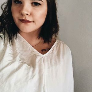 Meet your Posher, Caitlin maryann